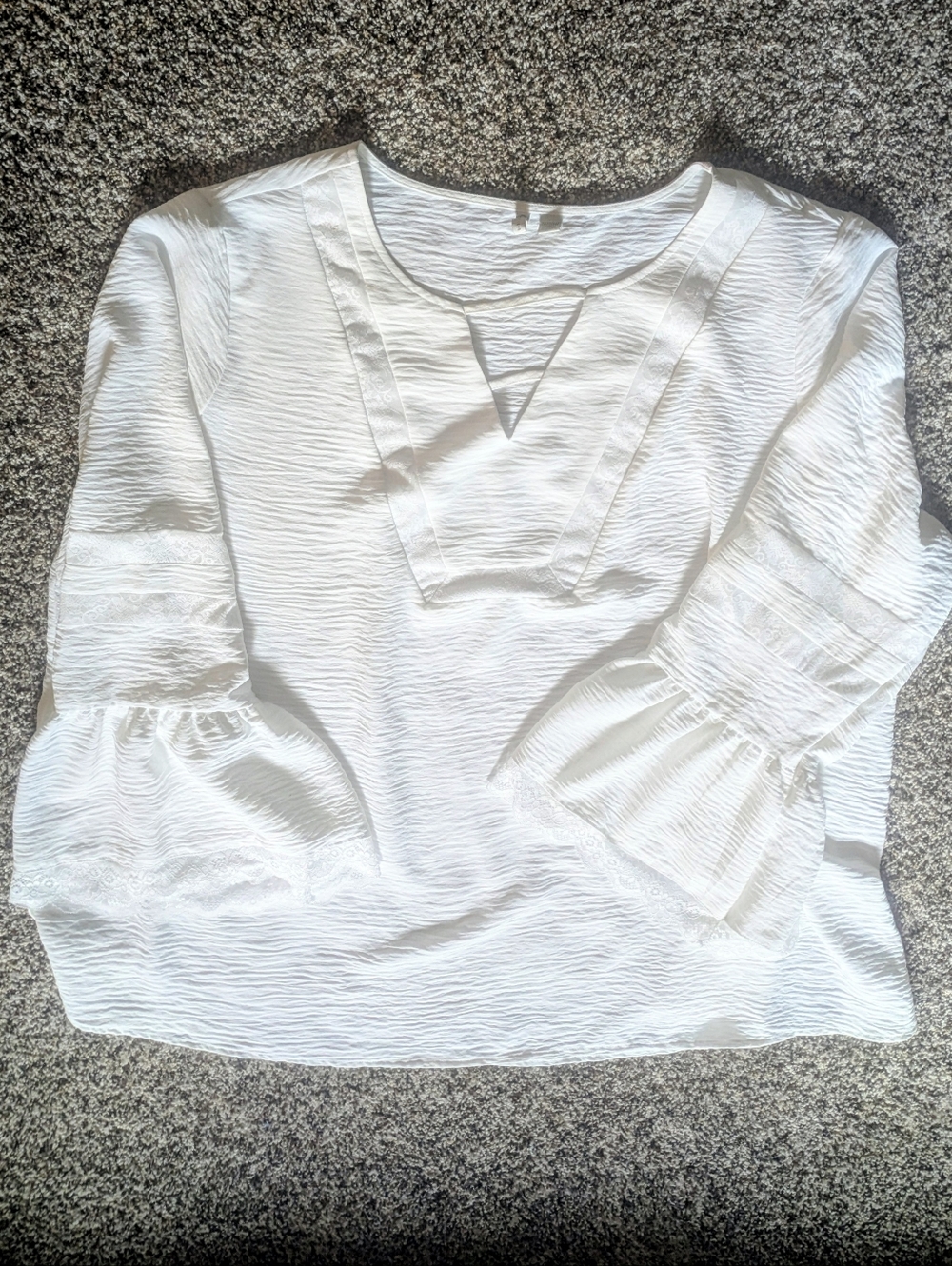 Woman's Size 26/28W 100% Polester V-Neck Off White Long Bell Sleeves BOHO Top